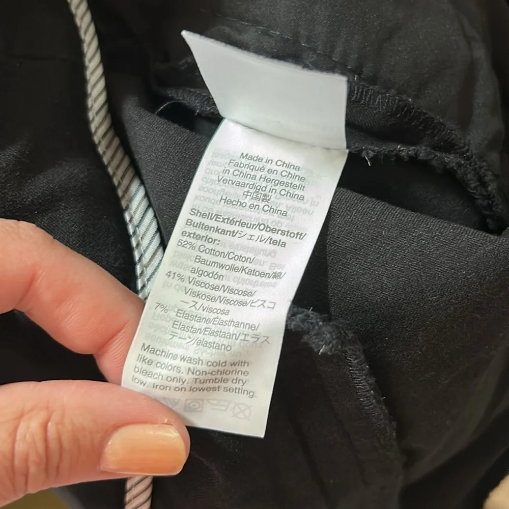 J. Crew Hayden Kickout Crop Pant in Bi-Stretch Cotton (Black/10) - Picture 4 of 5